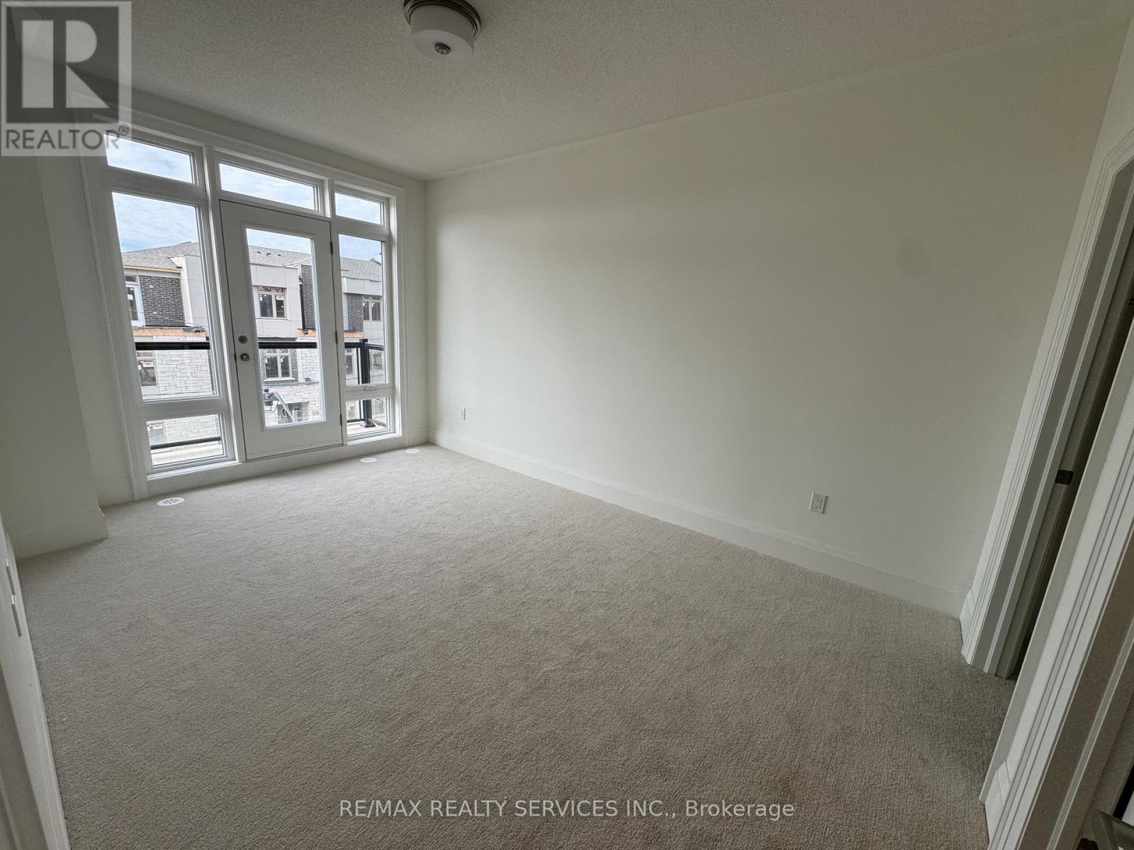 3299 Taha Gardens, Oakville, Ontario  L6M 4K1 - Photo 7 - W12558284