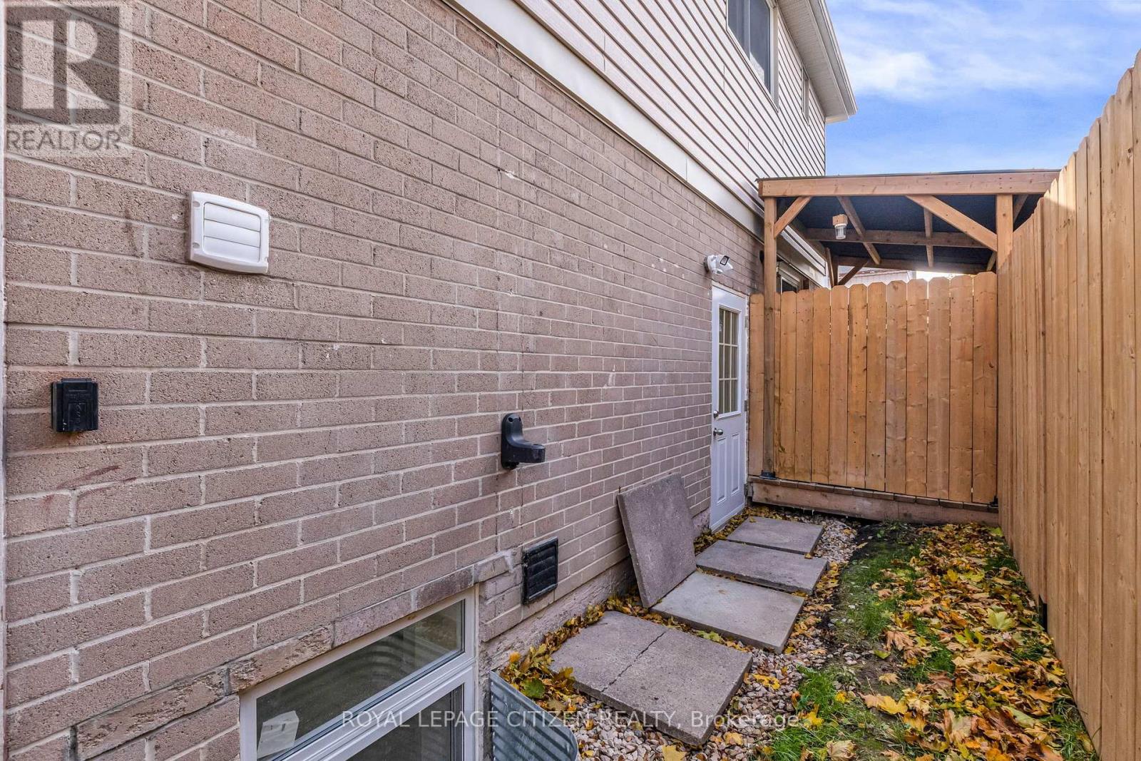 4 Hedley Court, Brampton, Ontario  L6S 2B6 - Photo 20 - W12558302