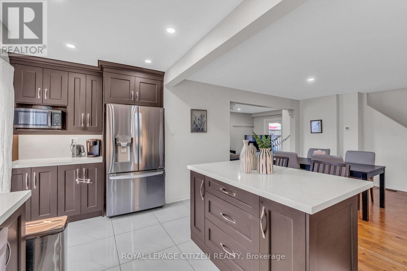 4 Hedley Court, Brampton, Ontario  L6S 2B6 - Photo 8 - W12558302