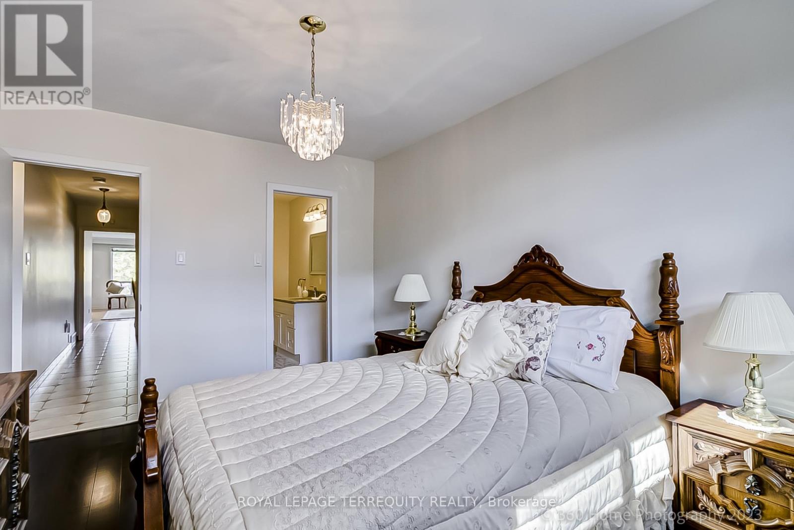 83 Victory Drive, Toronto, Ontario  M3M 2J9 - Photo 15 - W12558306