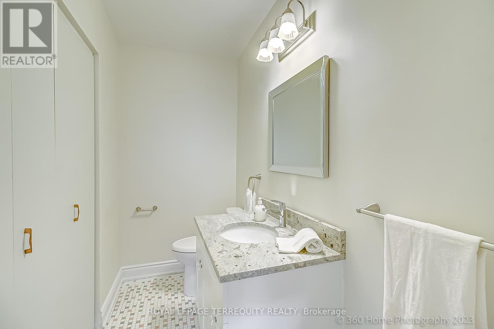 83 Victory Drive, Toronto, Ontario  M3M 2J9 - Photo 16 - W12558306