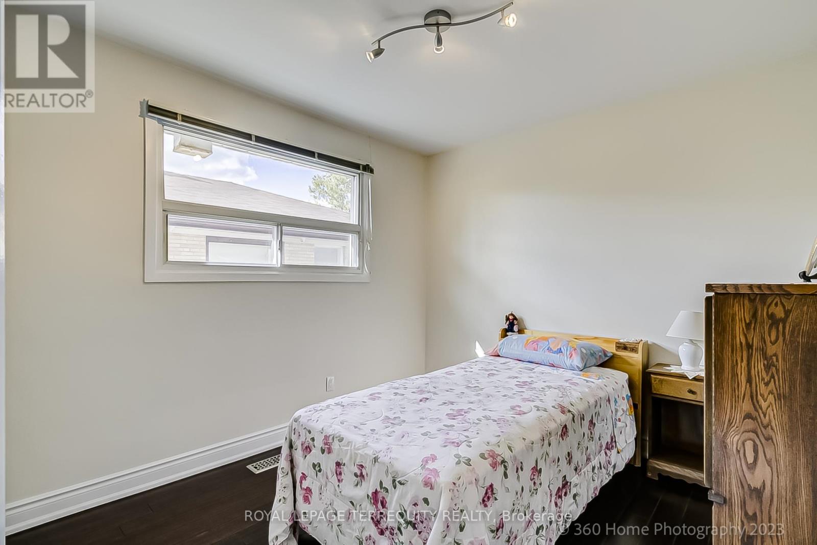 83 Victory Drive, Toronto, Ontario  M3M 2J9 - Photo 18 - W12558306