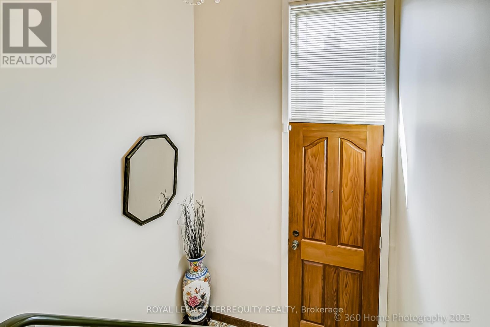 83 Victory Drive, Toronto, Ontario  M3M 2J9 - Photo 19 - W12558306