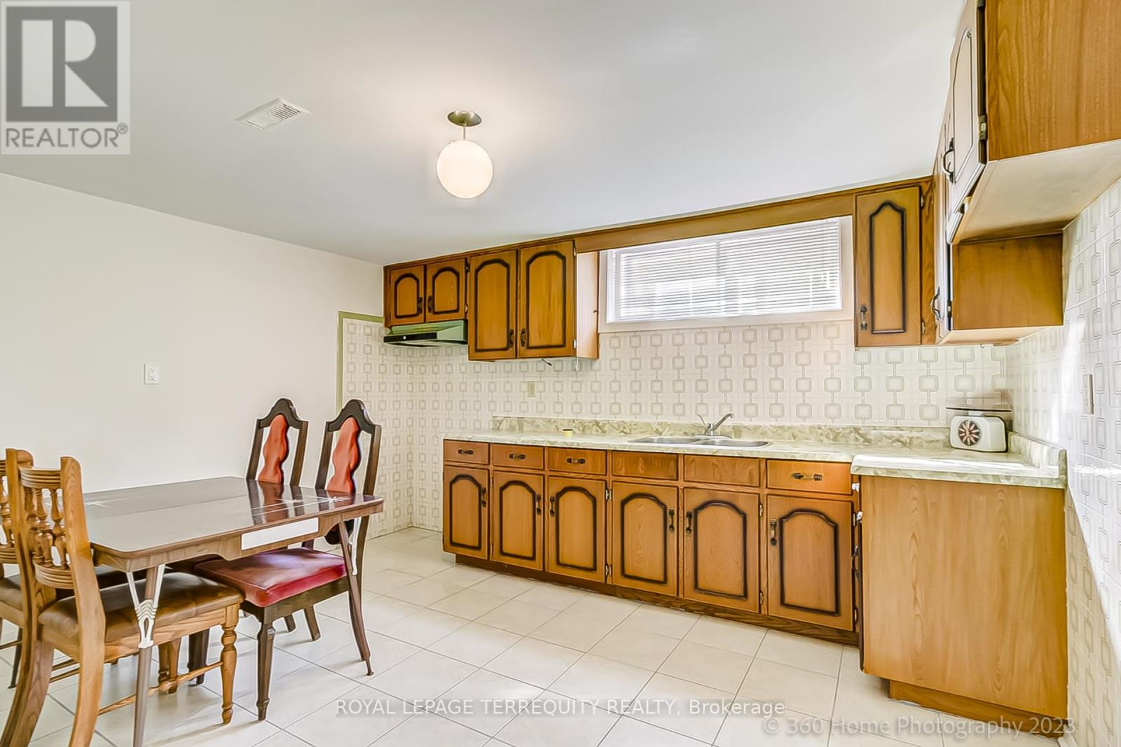 83 Victory Drive, Toronto, Ontario  M3M 2J9 - Photo 23 - W12558306