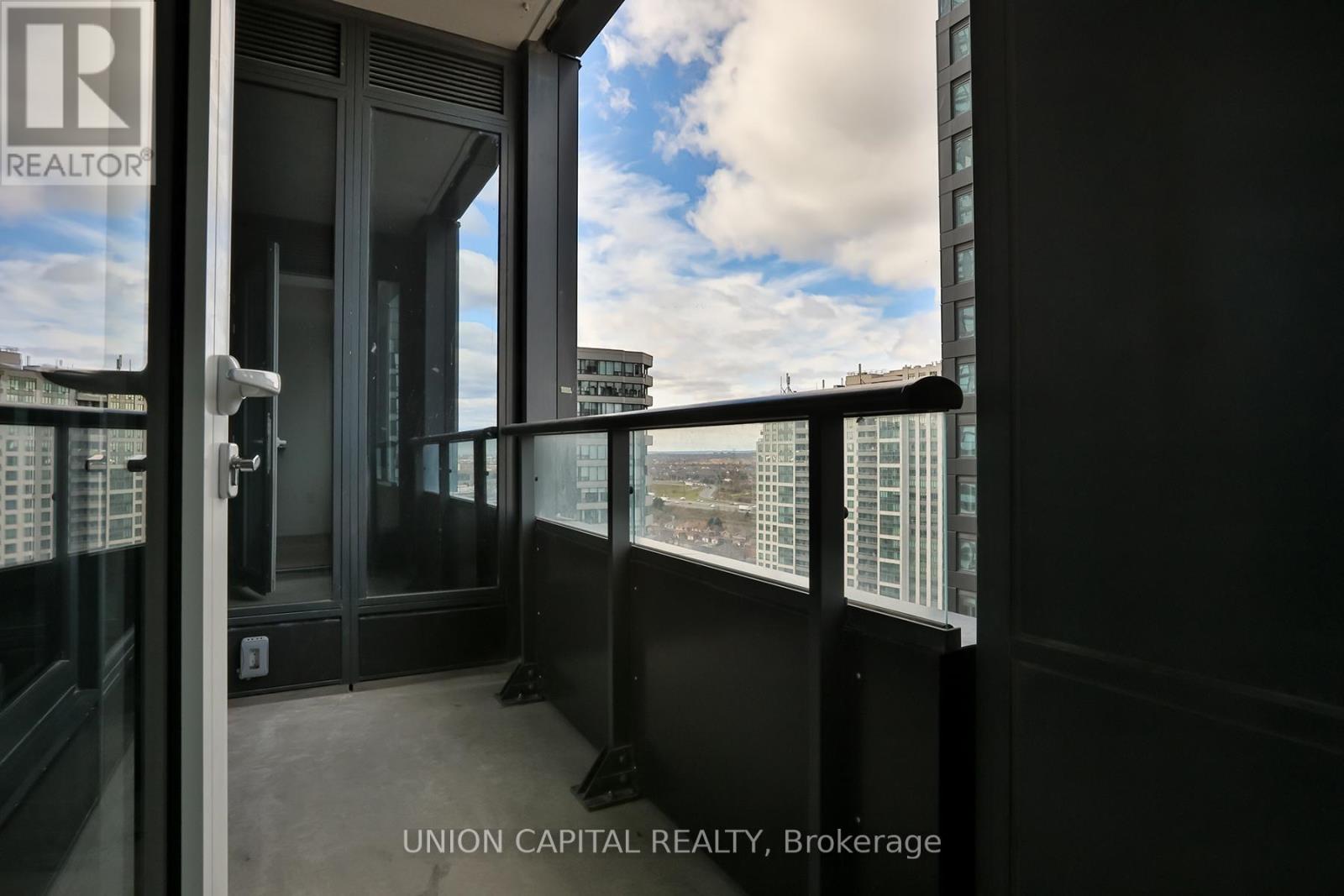 1501 - 395 Square One Drive, Mississauga, Ontario  L5B 0P6 - Photo 12 - W12558324