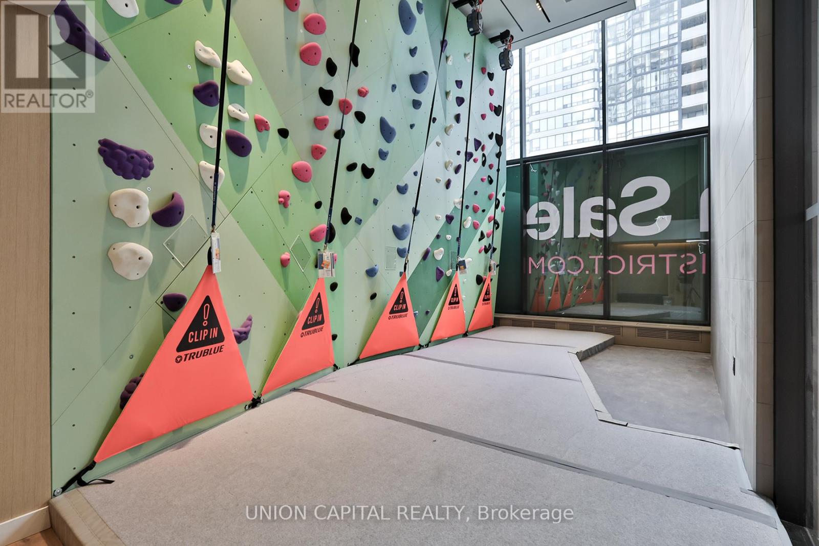 1501 - 395 Square One Drive, Mississauga, Ontario  L5B 0P6 - Photo 14 - W12558324