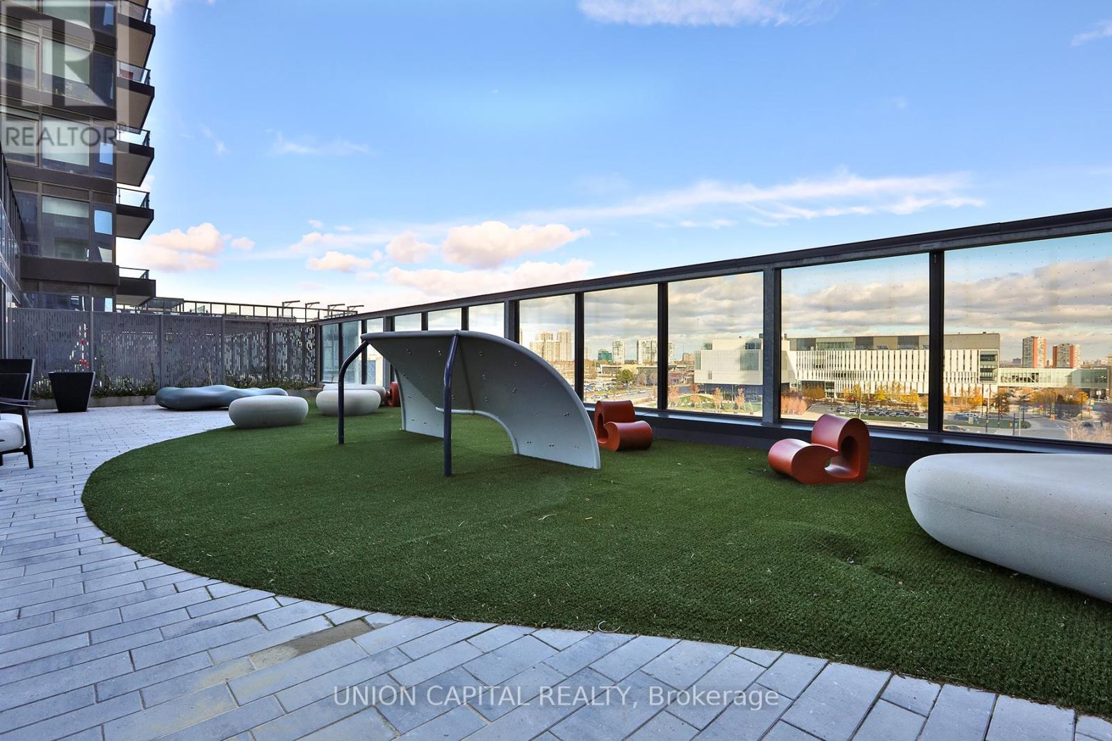 1501 - 395 Square One Drive, Mississauga, Ontario  L5B 0P6 - Photo 16 - W12558324