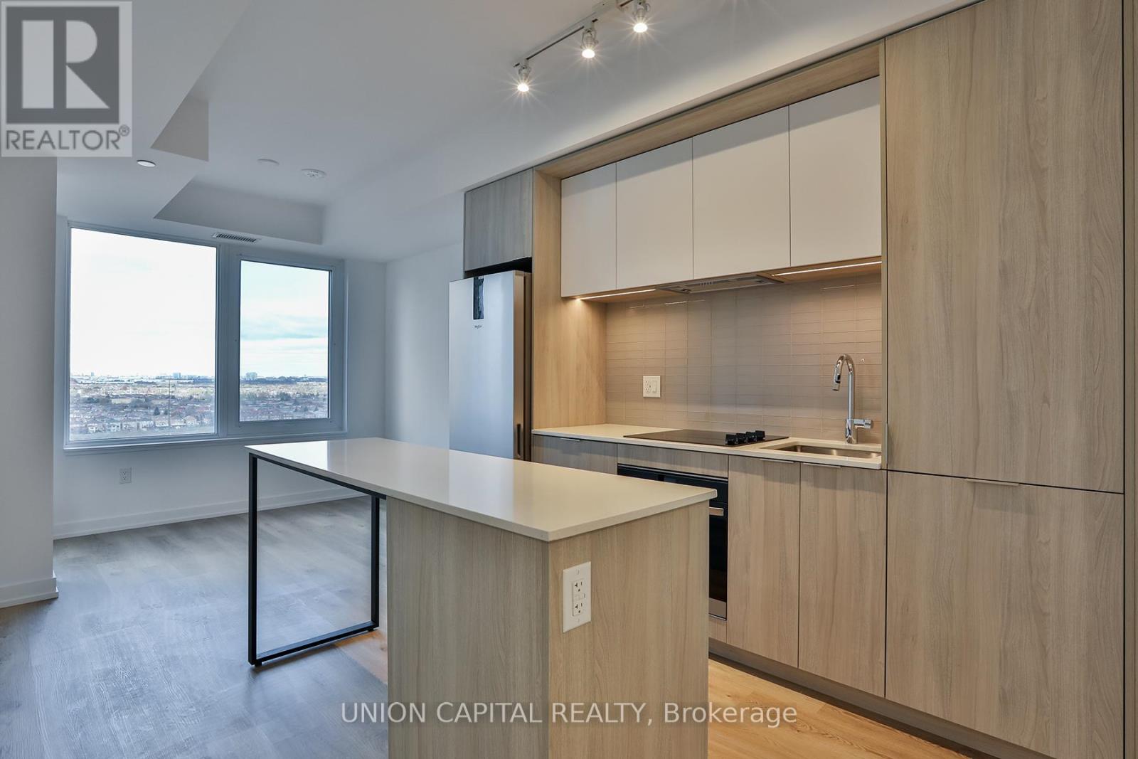 1501 - 395 Square One Drive, Mississauga, Ontario  L5B 0P6 - Photo 3 - W12558324