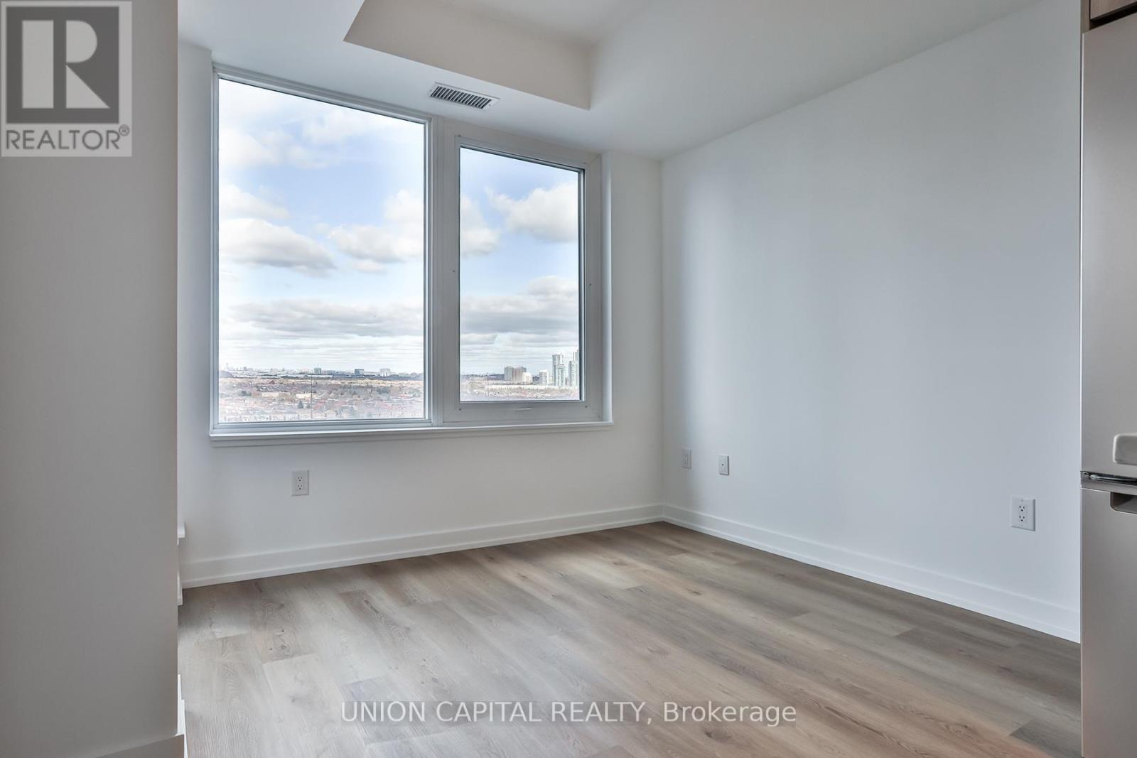 1501 - 395 Square One Drive, Mississauga, Ontario  L5B 0P6 - Photo 6 - W12558324