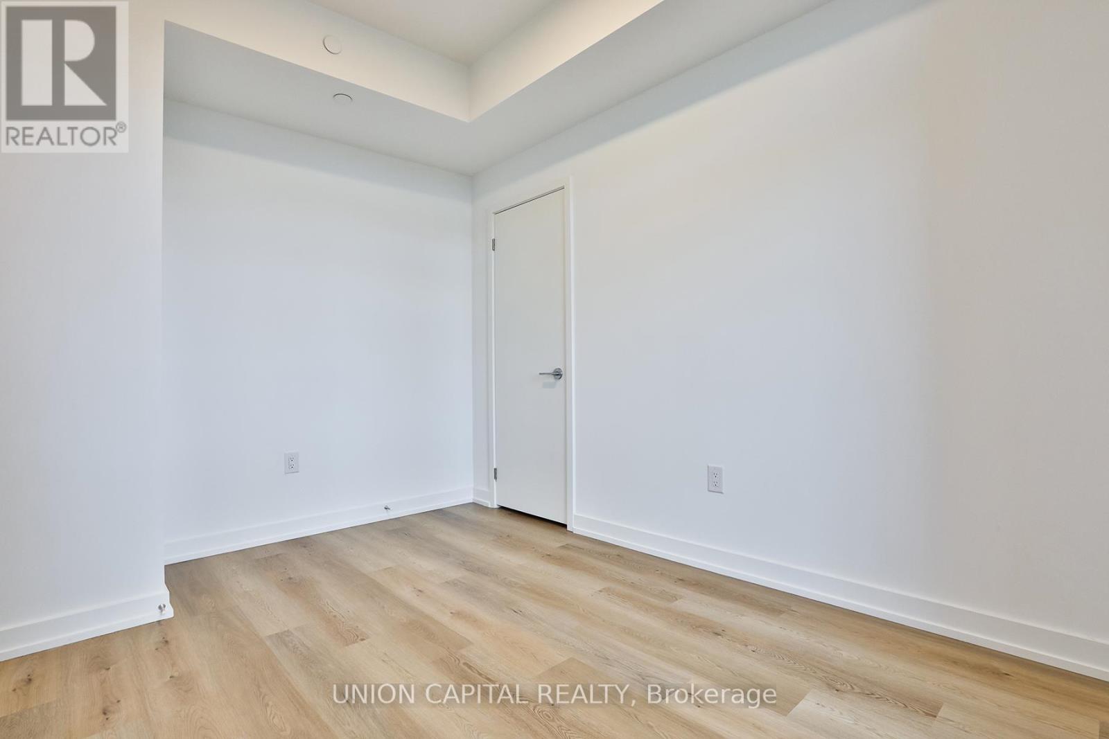 1501 - 395 Square One Drive, Mississauga, Ontario  L5B 0P6 - Photo 8 - W12558324