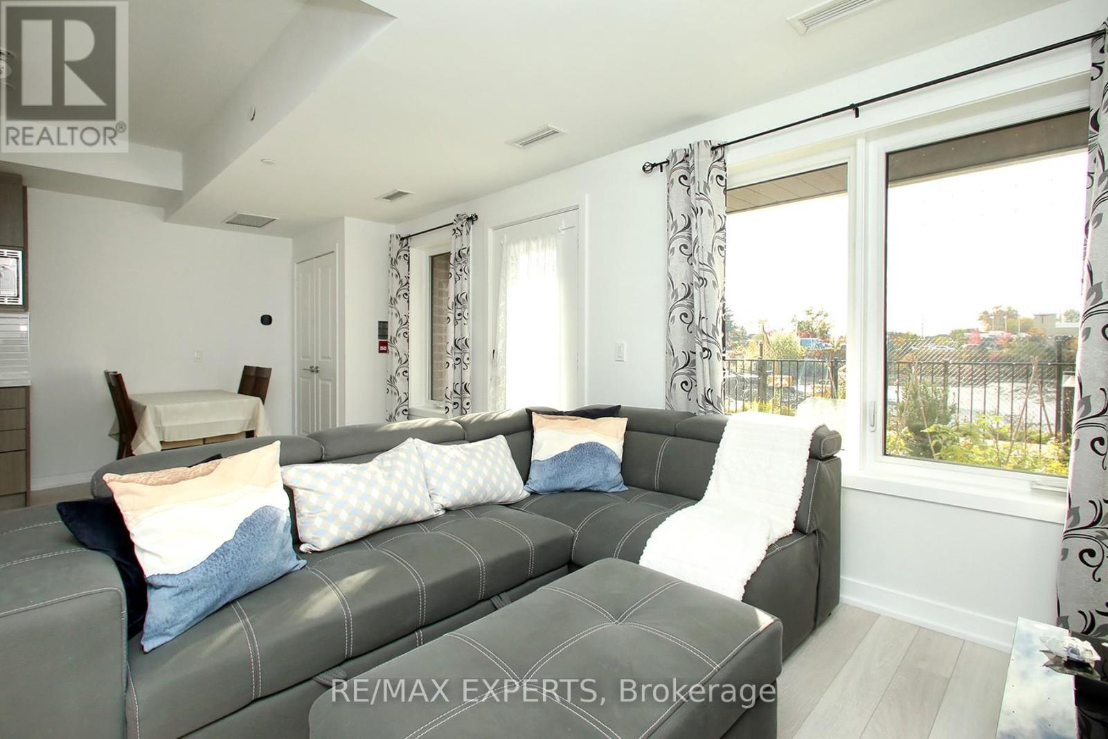 115 - 155 Downsview Park Boulevard, Toronto, Ontario  M3K 0E3 - Photo 11 - W12558332