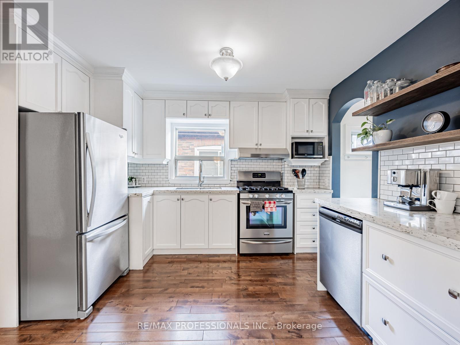 124 Foxwell Street, Toronto, Ontario  M6N 1Z6 - Photo 11 - W12558340