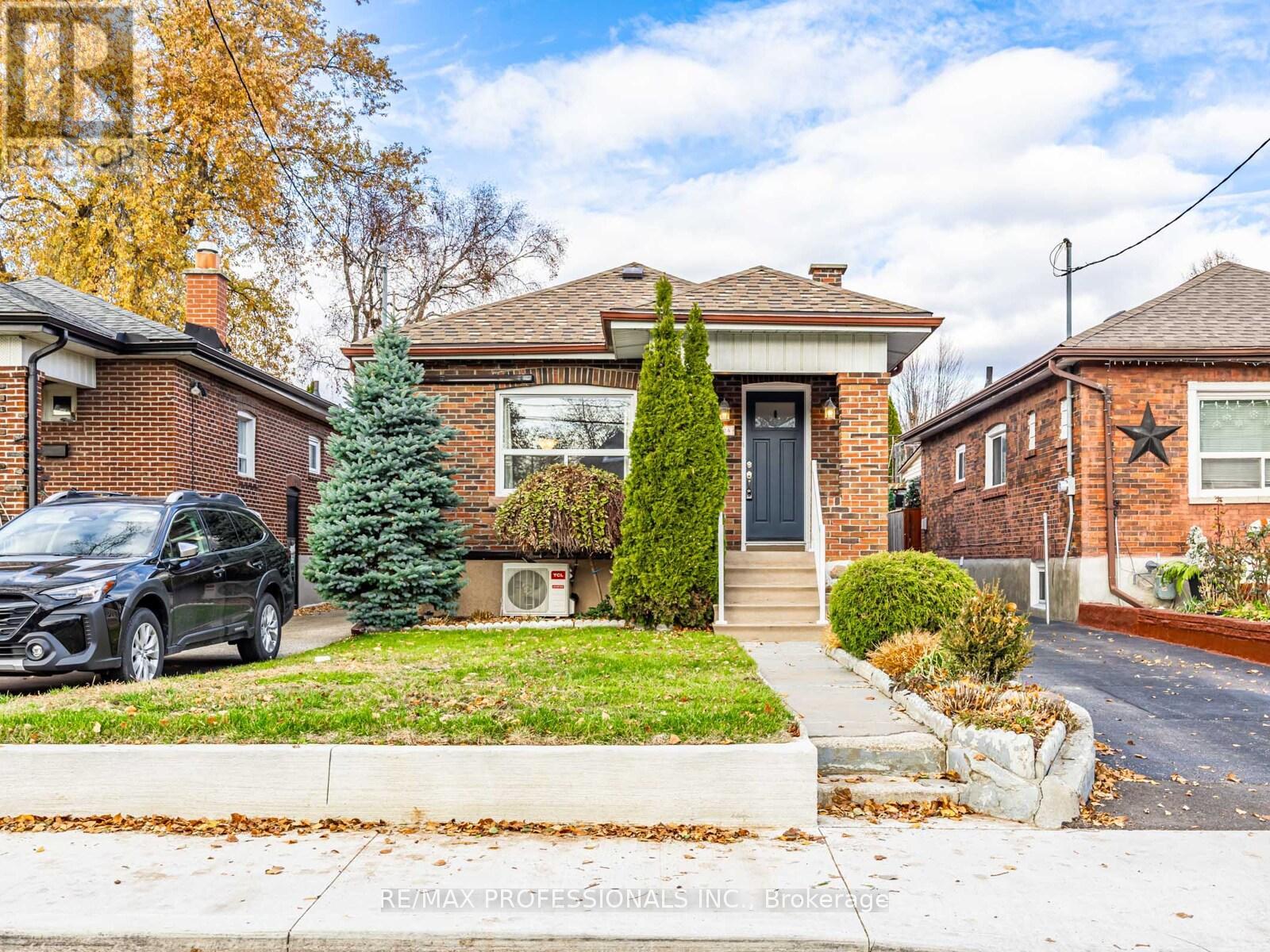 124 Foxwell Street, Toronto, Ontario  M6N 1Z6 - Photo 2 - W12558340