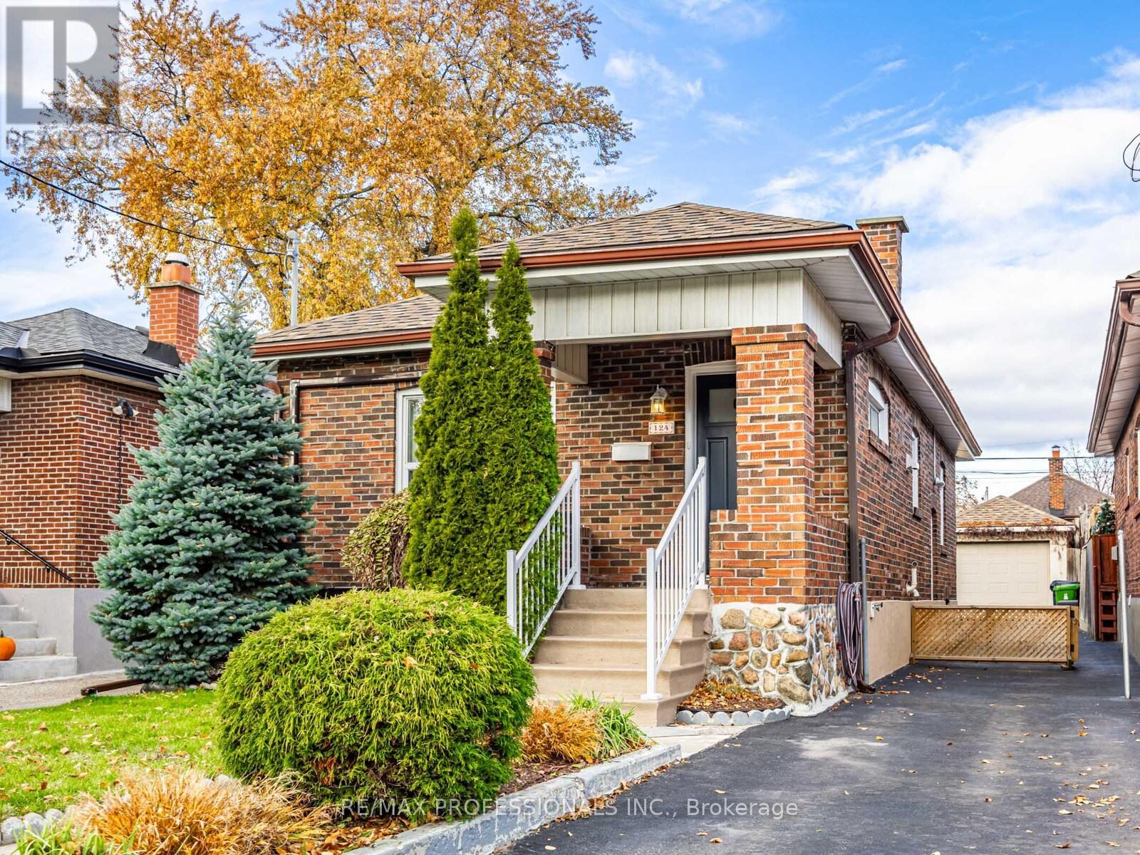 124 Foxwell Street, Toronto, Ontario  M6N 1Z6 - Photo 3 - W12558340