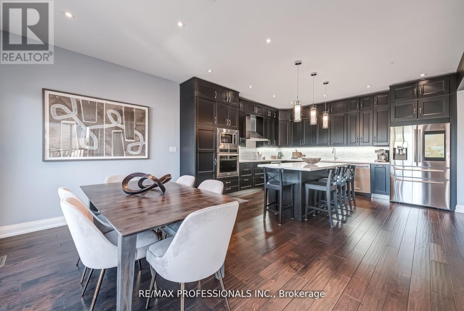 372 Silverthorn Avenue, Toronto, Ontario  M6M 3G9 - Photo 12 - W12558342