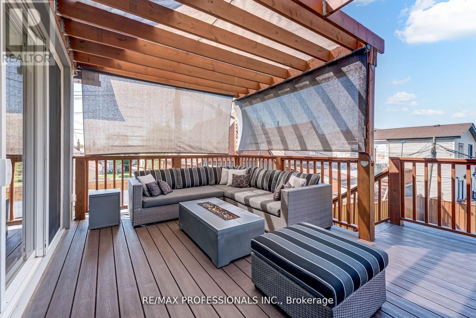 372 Silverthorn Avenue, Toronto, Ontario  M6M 3G9 - Photo 13 - W12558342