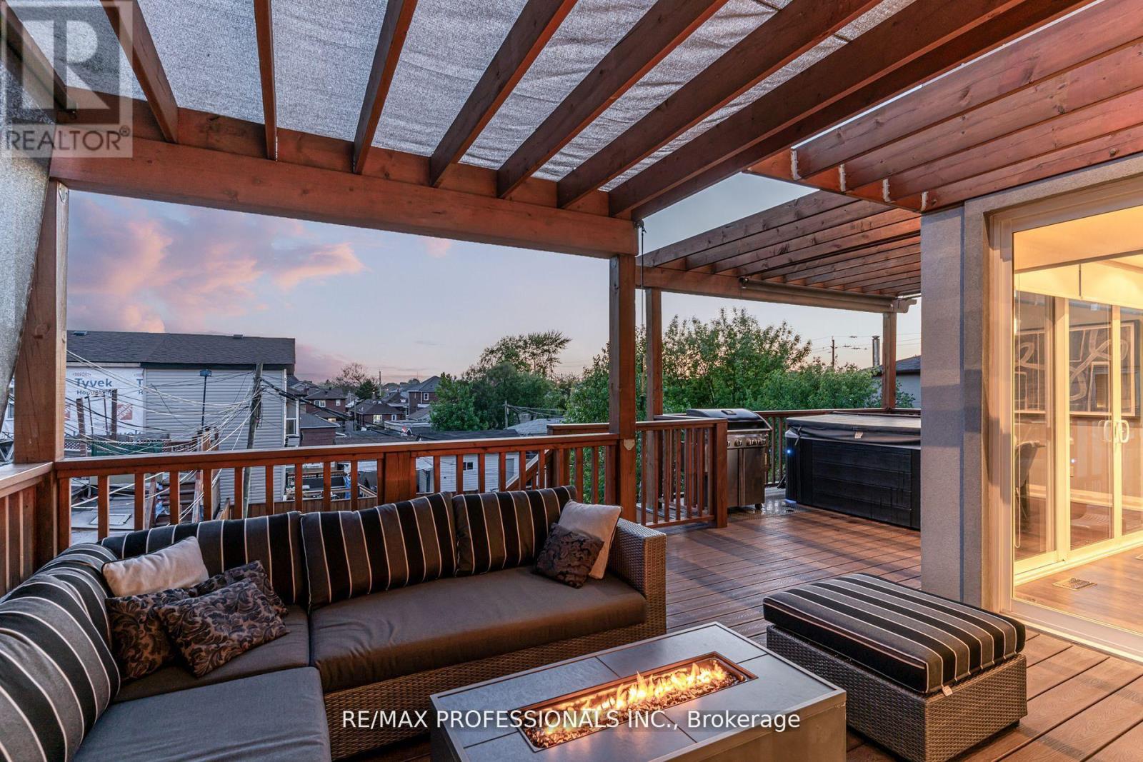 372 Silverthorn Avenue, Toronto, Ontario  M6M 3G9 - Photo 15 - W12558342