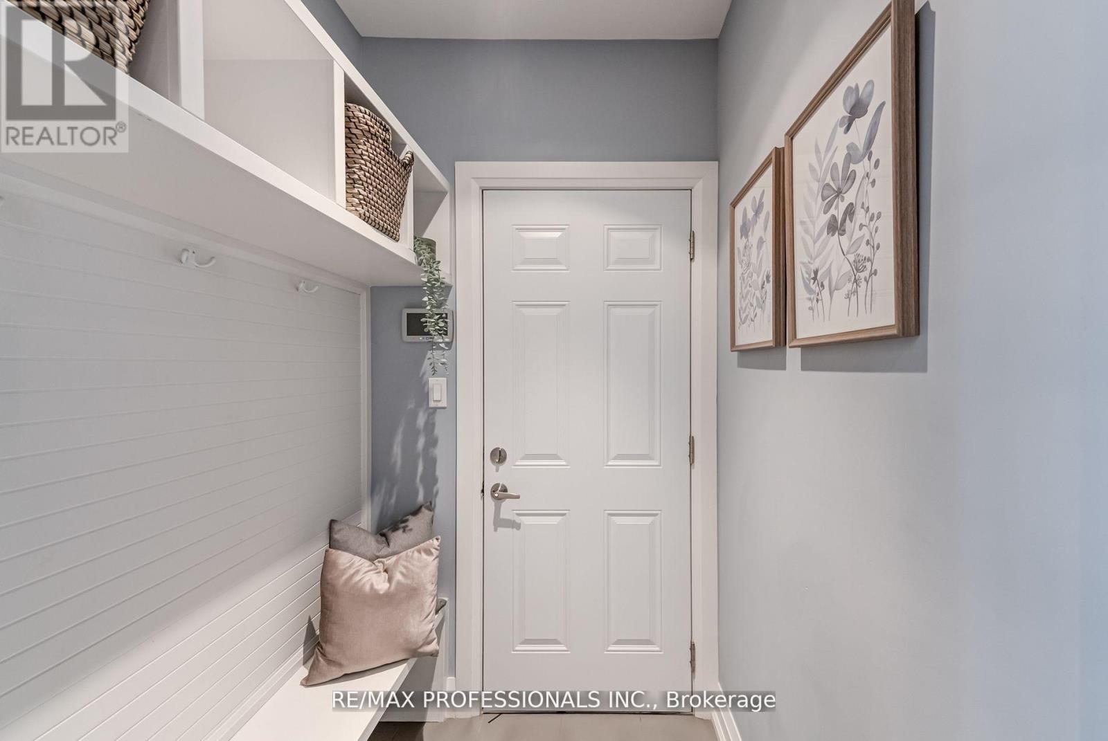 372 Silverthorn Avenue, Toronto, Ontario  M6M 3G9 - Photo 20 - W12558342