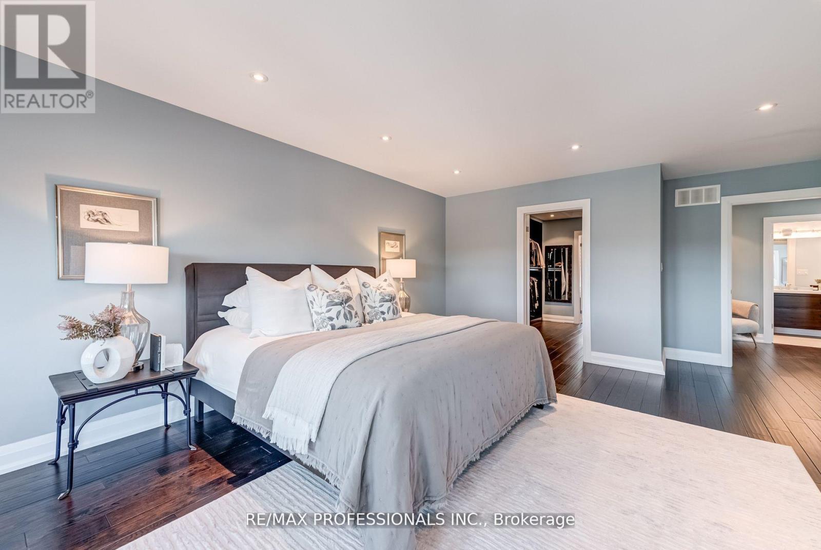 372 Silverthorn Avenue, Toronto, Ontario  M6M 3G9 - Photo 27 - W12558342