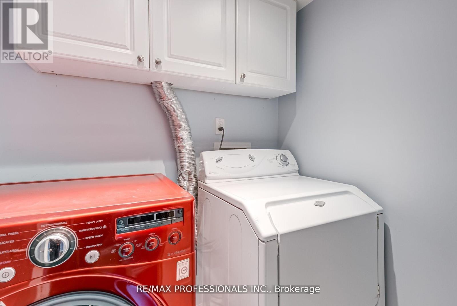 372 Silverthorn Avenue, Toronto, Ontario  M6M 3G9 - Photo 44 - W12558342