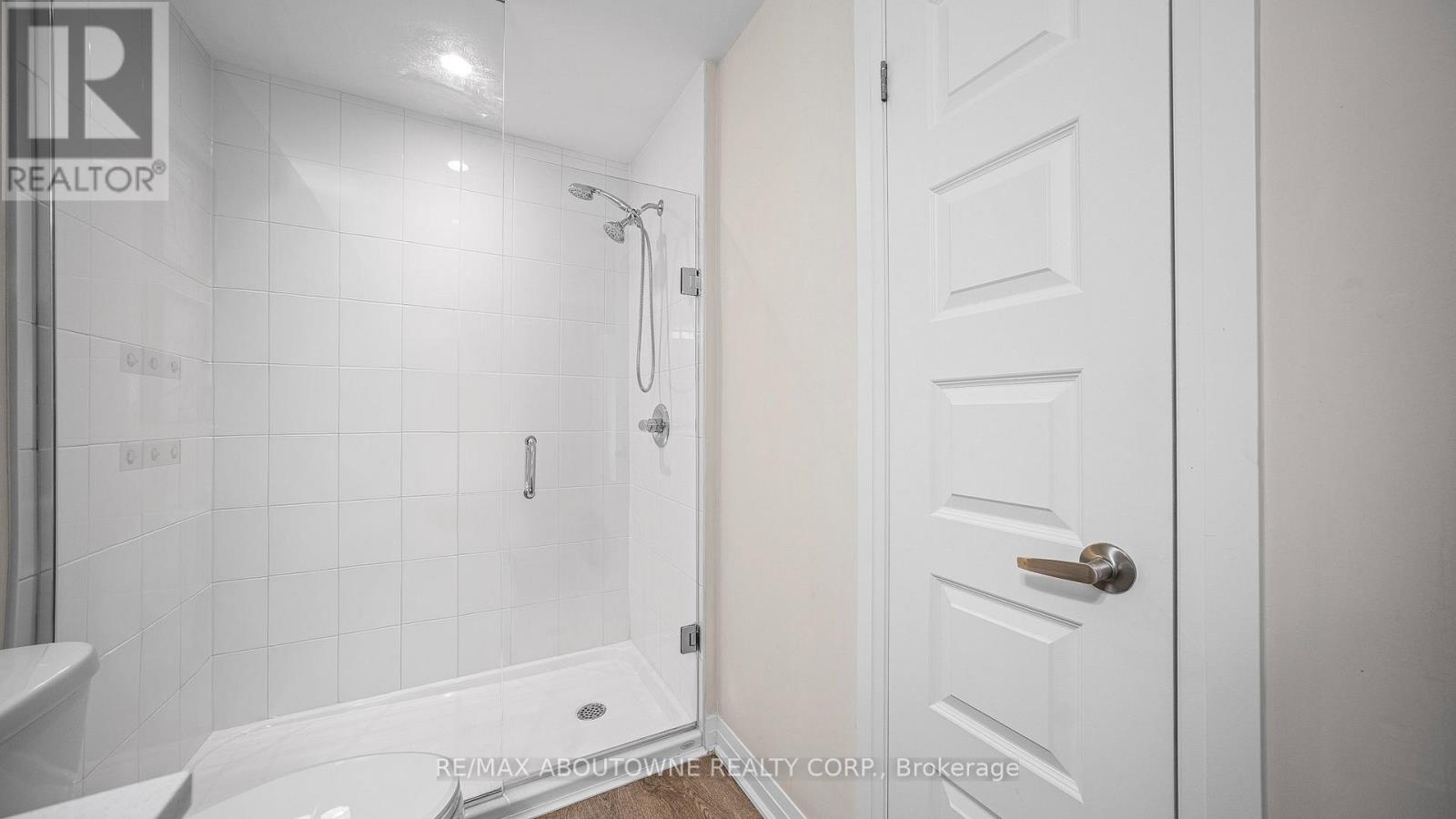 304 - 610 Farmstead Drive, Milton, Ontario  L7T 7W2 - Photo 17 - W12558366