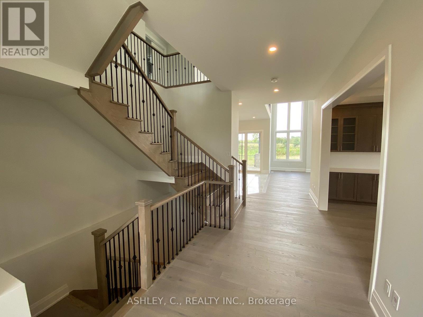 118 William Crisp Drive, Caledon, Ontario  L7K 2R7 - Photo 5 - W12558482