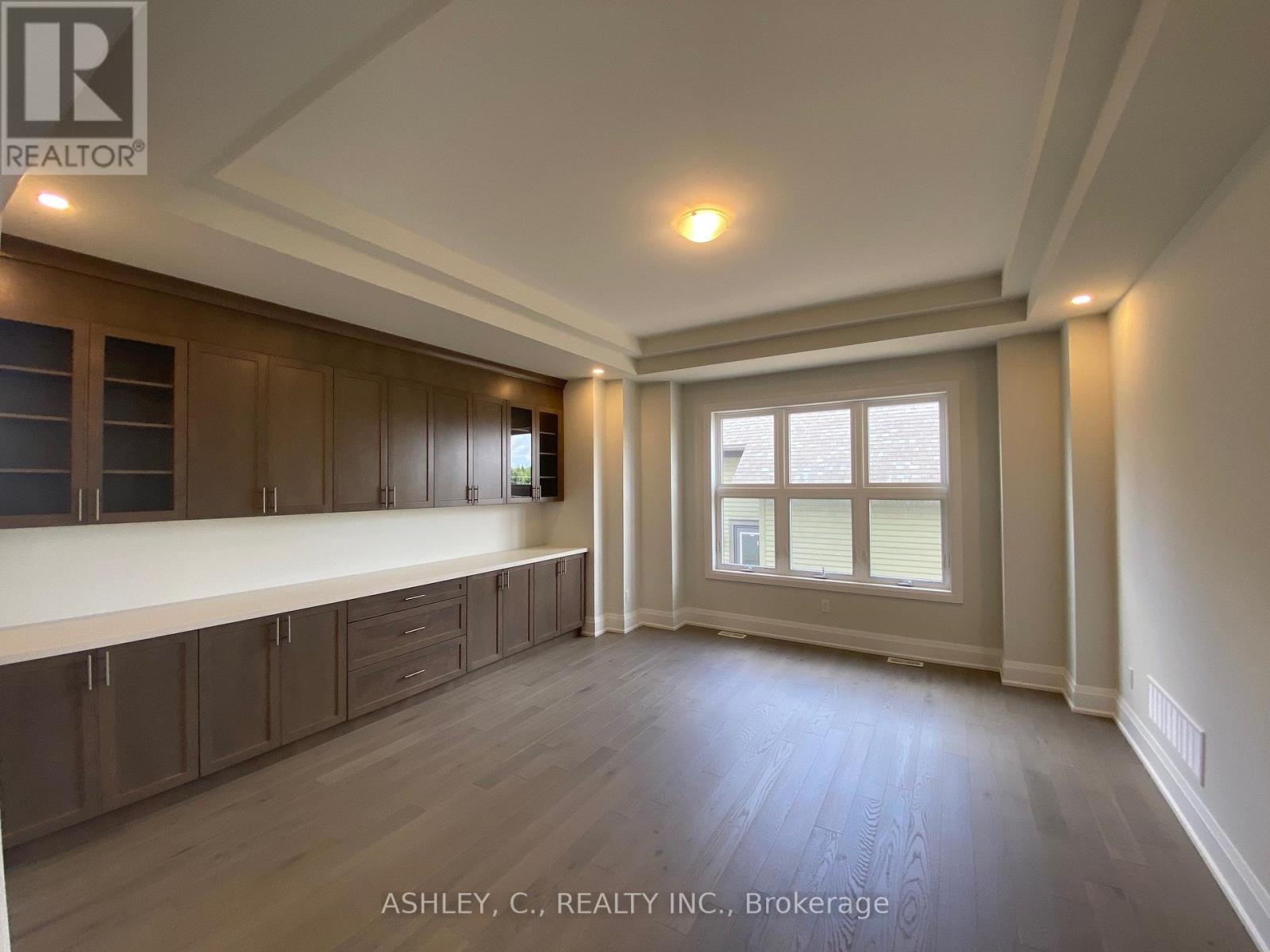 118 William Crisp Drive, Caledon, Ontario  L7K 2R7 - Photo 6 - W12558482