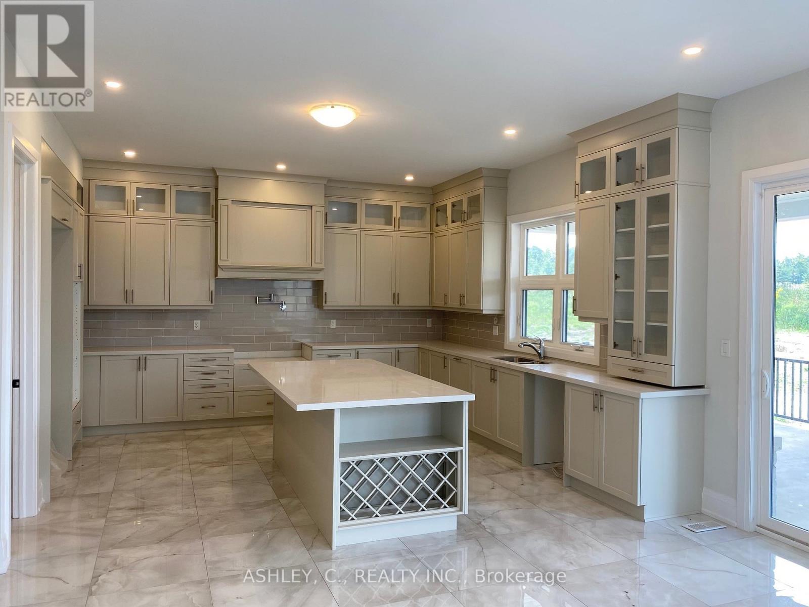 118 William Crisp Drive, Caledon, Ontario  L7K 2R7 - Photo 8 - W12558482