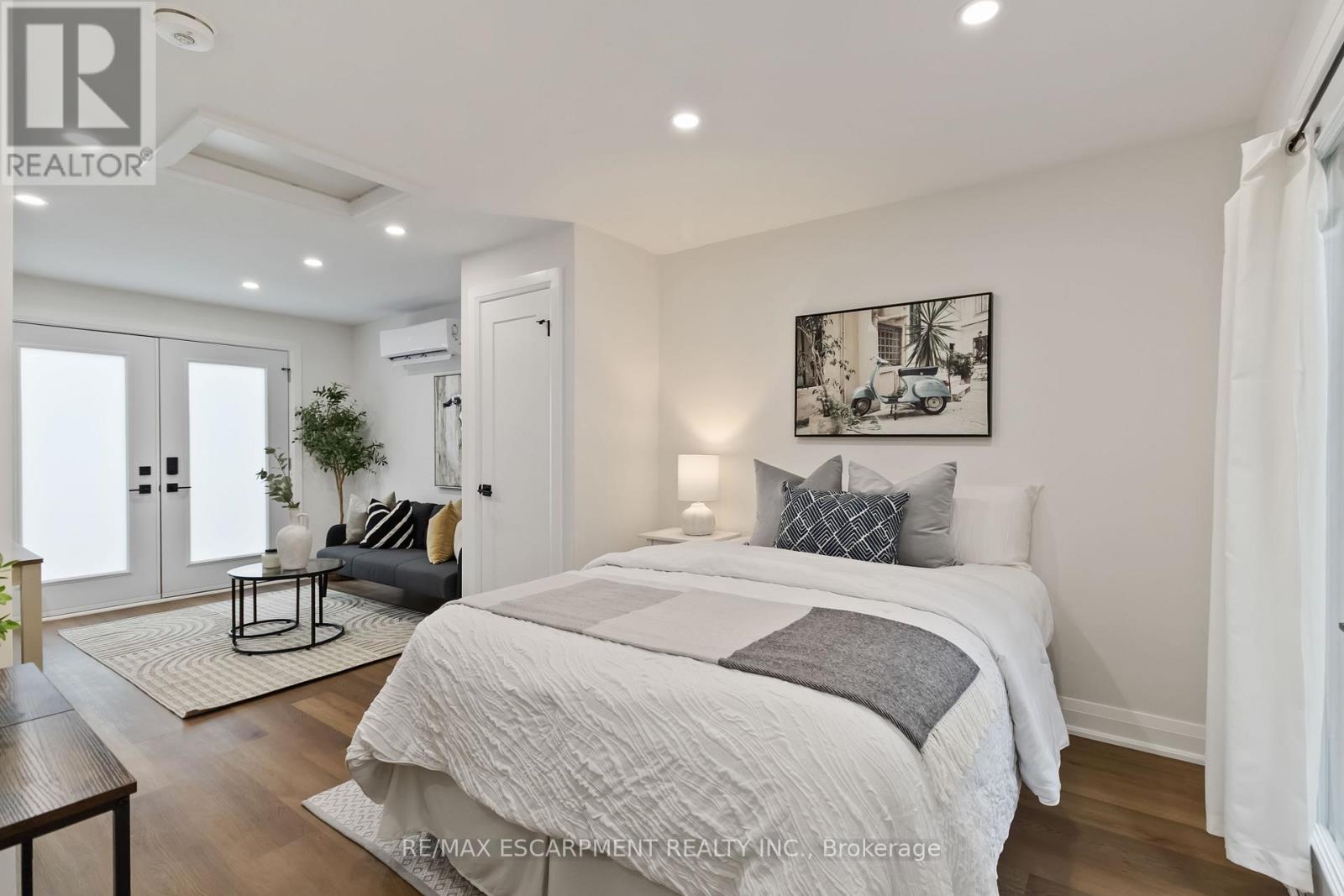 2 - 1332 MAJESTIC DRIVE, Burlington, Ontario