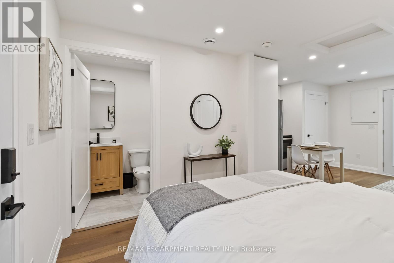 2 - 1332 Majestic Drive, Burlington, Ontario  L7M 1G3 - Photo 14 - W12558500