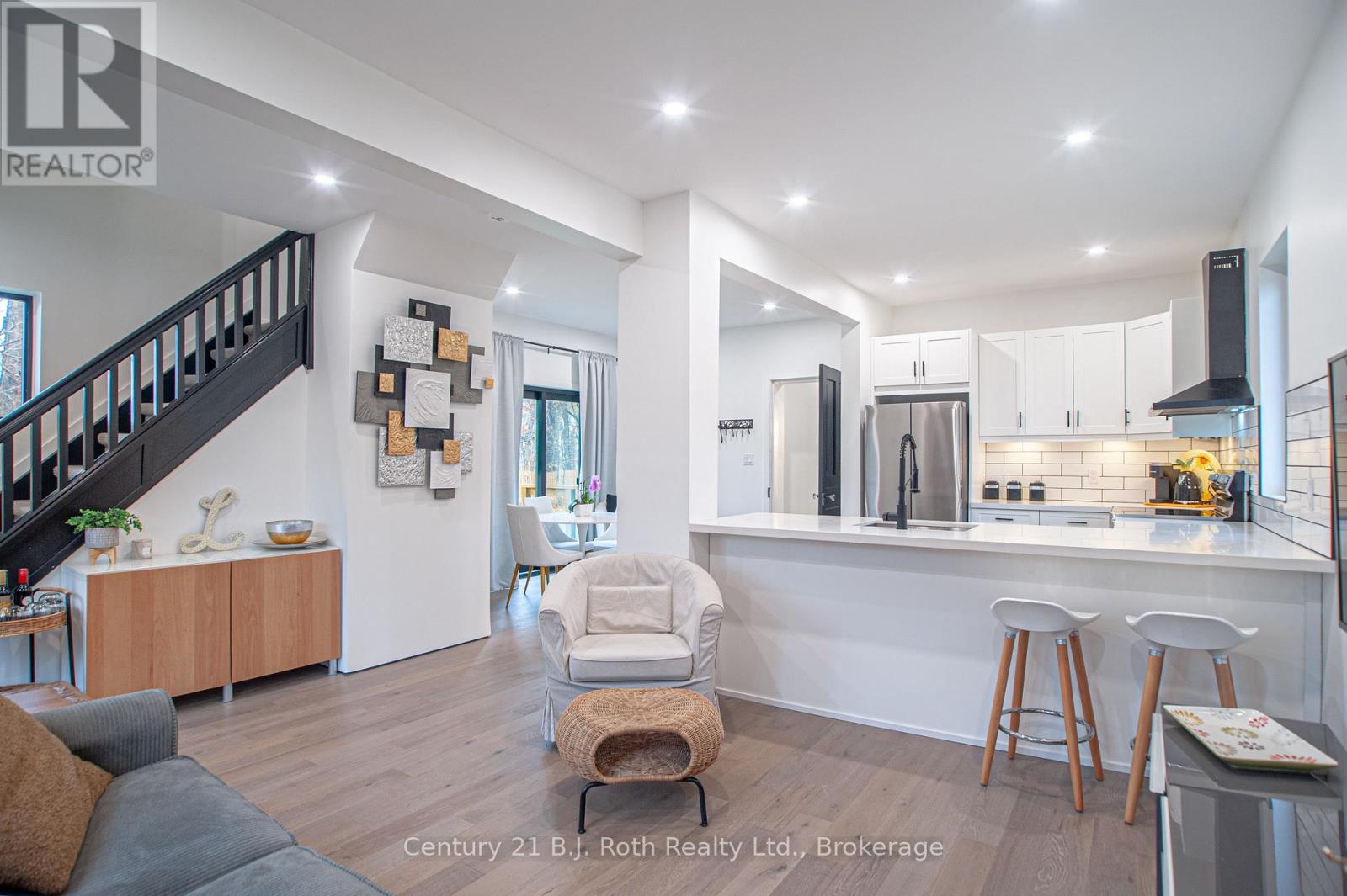 381 Olive Street, Midland, Ontario  L4R 2R4 - Photo 9 - S12558602