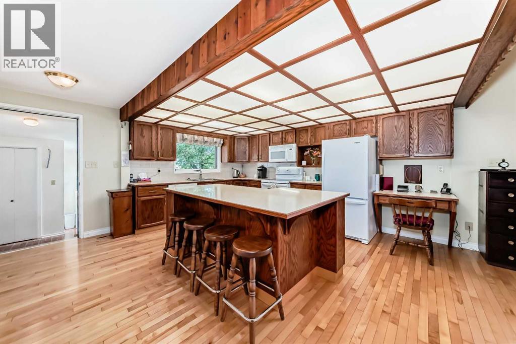 440042 Range Road 274, Rural Ponoka County, Alberta  T4J 1R4 - Photo 8 - A2245277