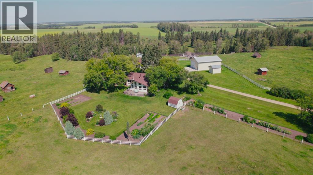 440042 Range Road 274, Rural Ponoka County, Alberta  T4J 1R4 - Photo 1 - A2245277