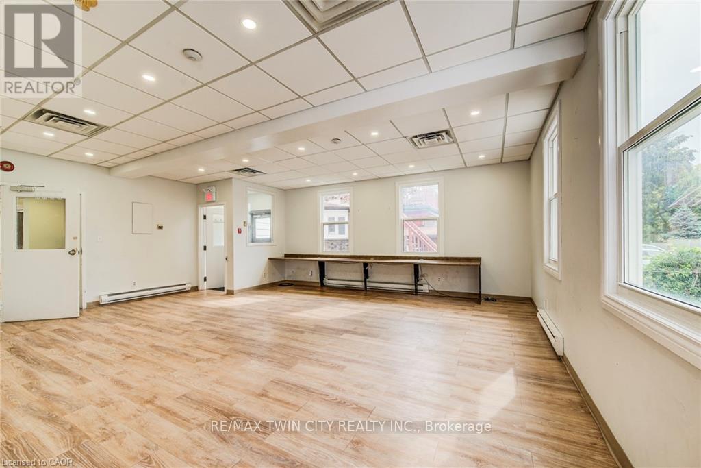 19 Schneider Avenue, Kitchener, Ontario  N2G 1K7 - Photo 12 - X12558290