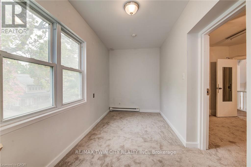 19 Schneider Avenue, Kitchener, Ontario  N2G 1K7 - Photo 17 - X12558290