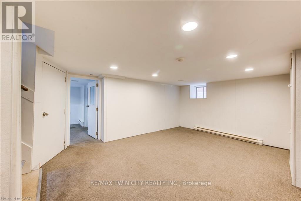 19 Schneider Avenue, Kitchener, Ontario  N2G 1K7 - Photo 31 - X12558290