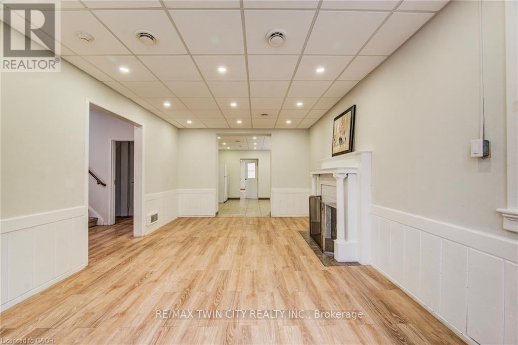 19 Schneider Avenue, Kitchener, Ontario  N2G 1K7 - Photo 5 - X12558290