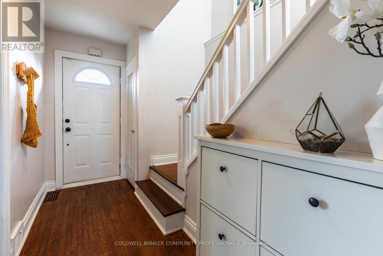 62 Cloverdale Avenue, Hamilton, Ontario  L8K 4M1 - Photo 3 - X12558322