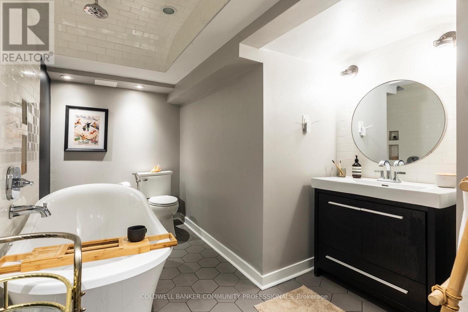 62 Cloverdale Avenue, Hamilton, Ontario  L8K 4M1 - Photo 38 - X12558322