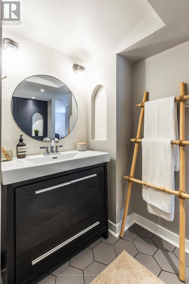 62 Cloverdale Avenue, Hamilton, Ontario  L8K 4M1 - Photo 39 - X12558322