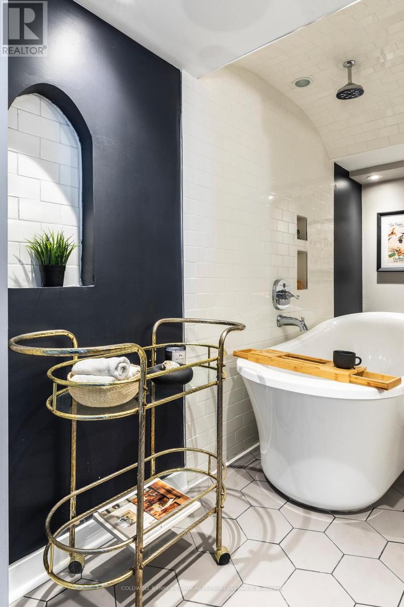 62 Cloverdale Avenue, Hamilton, Ontario  L8K 4M1 - Photo 40 - X12558322