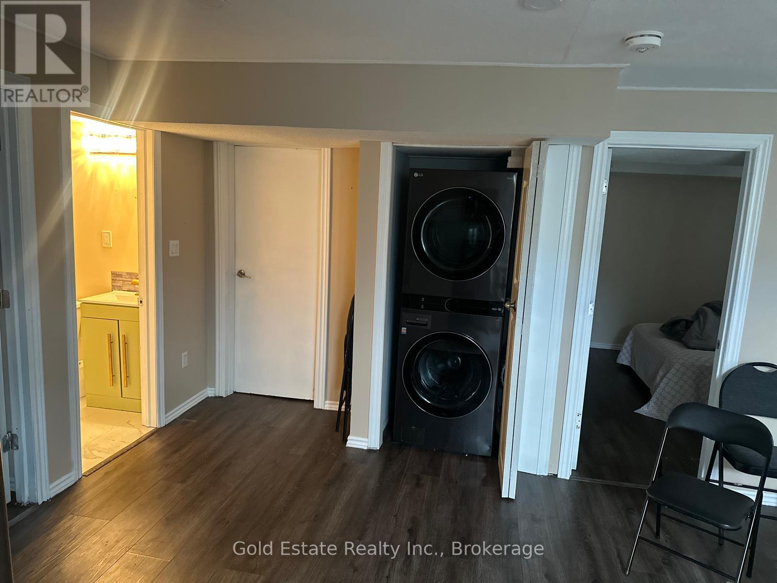 207 Otterbein Road, Kitchener, Ontario  N2B 0A8 - Photo 14 - X12558372