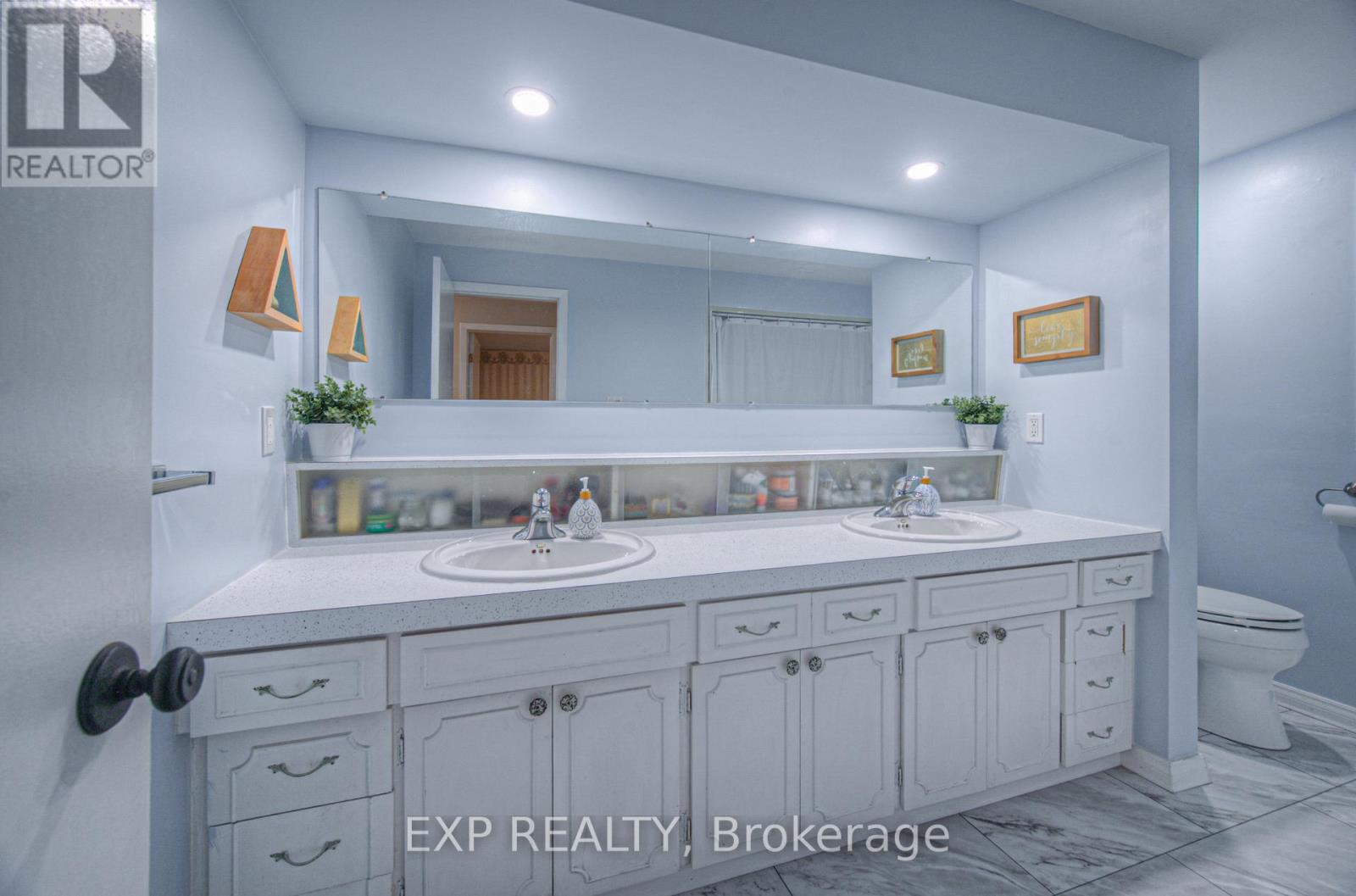 148 Strathcona Crescent, Kitchener, Ontario  N2B 2W9 - Photo 28 - X12558404