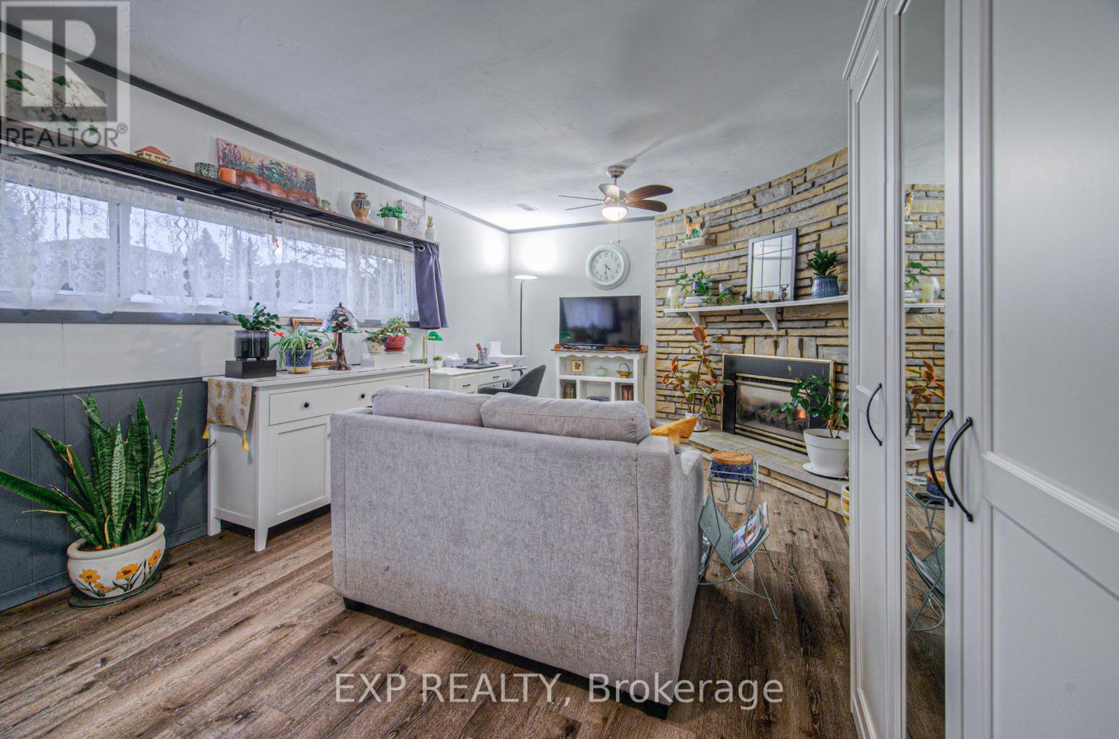 148 Strathcona Crescent, Kitchener, Ontario  N2B 2W9 - Photo 31 - X12558404