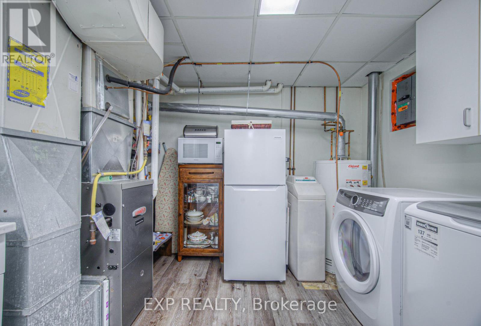 148 Strathcona Crescent, Kitchener, Ontario  N2B 2W9 - Photo 37 - X12558404