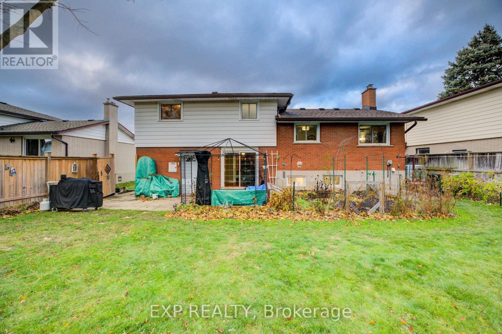 148 Strathcona Crescent, Kitchener, Ontario  N2B 2W9 - Photo 42 - X12558404