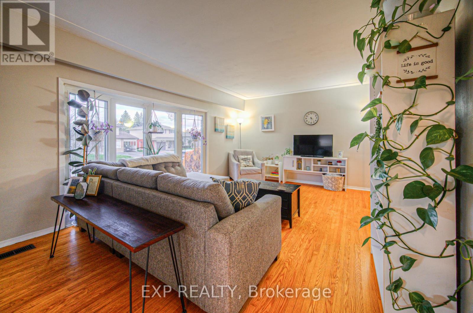 148 Strathcona Crescent, Kitchener, Ontario  N2B 2W9 - Photo 9 - X12558404