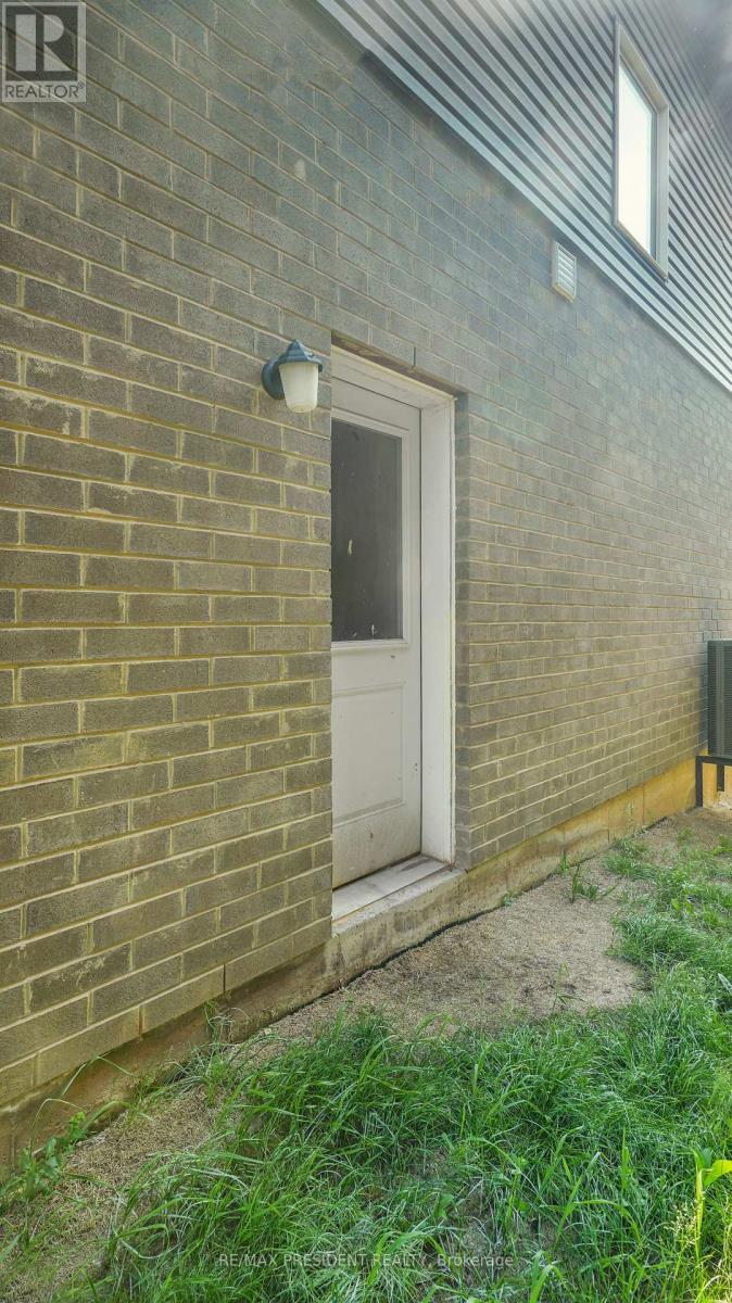 28 Mclaughlin Street, Welland, Ontario  L3B 0J8 - Photo 38 - X12558422