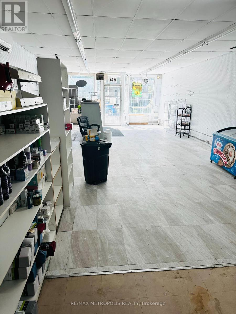 634 Chamberlain Street, Peterborough, Ontario  K9J 4M1 - Photo 3 - X12558492