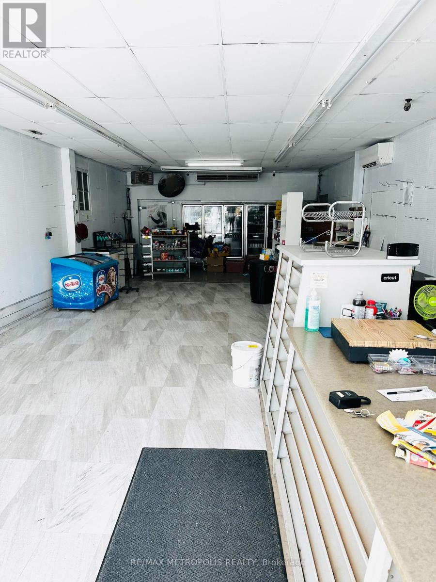 634 Chamberlain Street, Peterborough, Ontario  K9J 4M1 - Photo 7 - X12558492